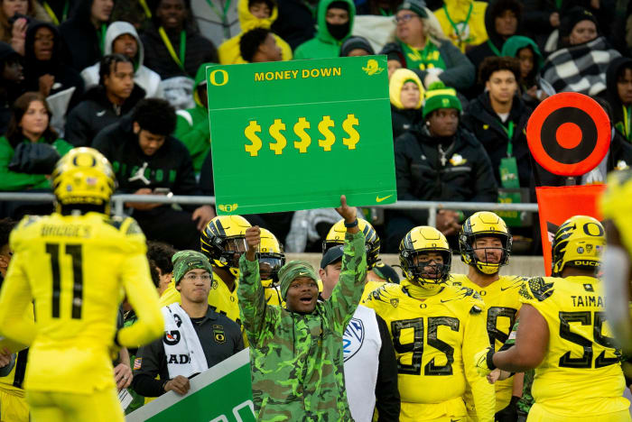 Oregon football sideline 2022 USATSI_21145809